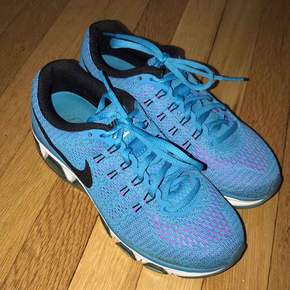 Nike tailwind sneakers